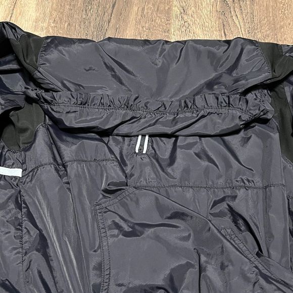 Fabletics Windbreaker Pullover L - Picture 2 of 5